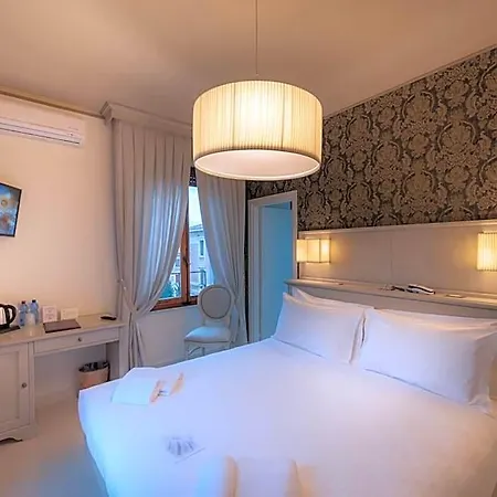 Elda Boutique 3*