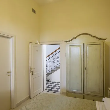 Elda Boutique 3*
