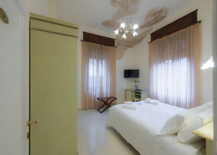 Elda Boutique Hotell 3*