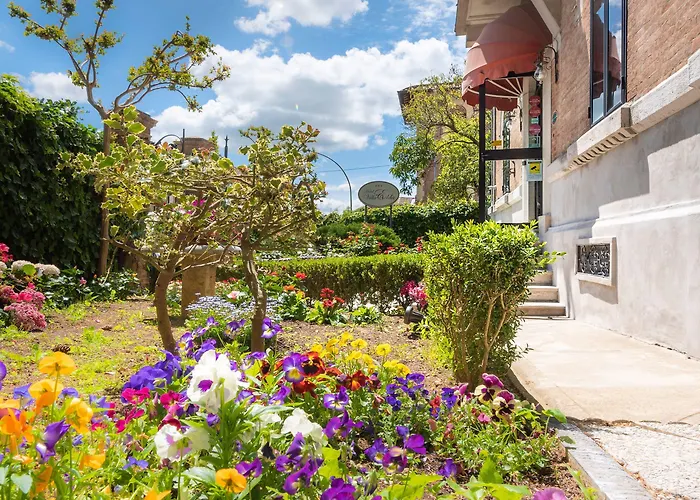 Elda Boutique Готель Сієна